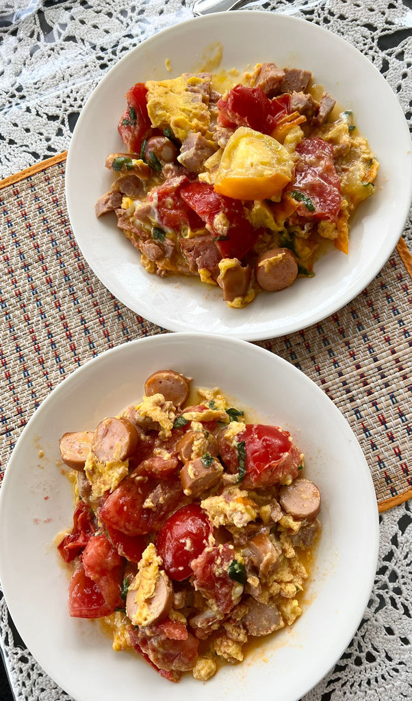 Scrambled Eggs and Tomatoes with Sausages